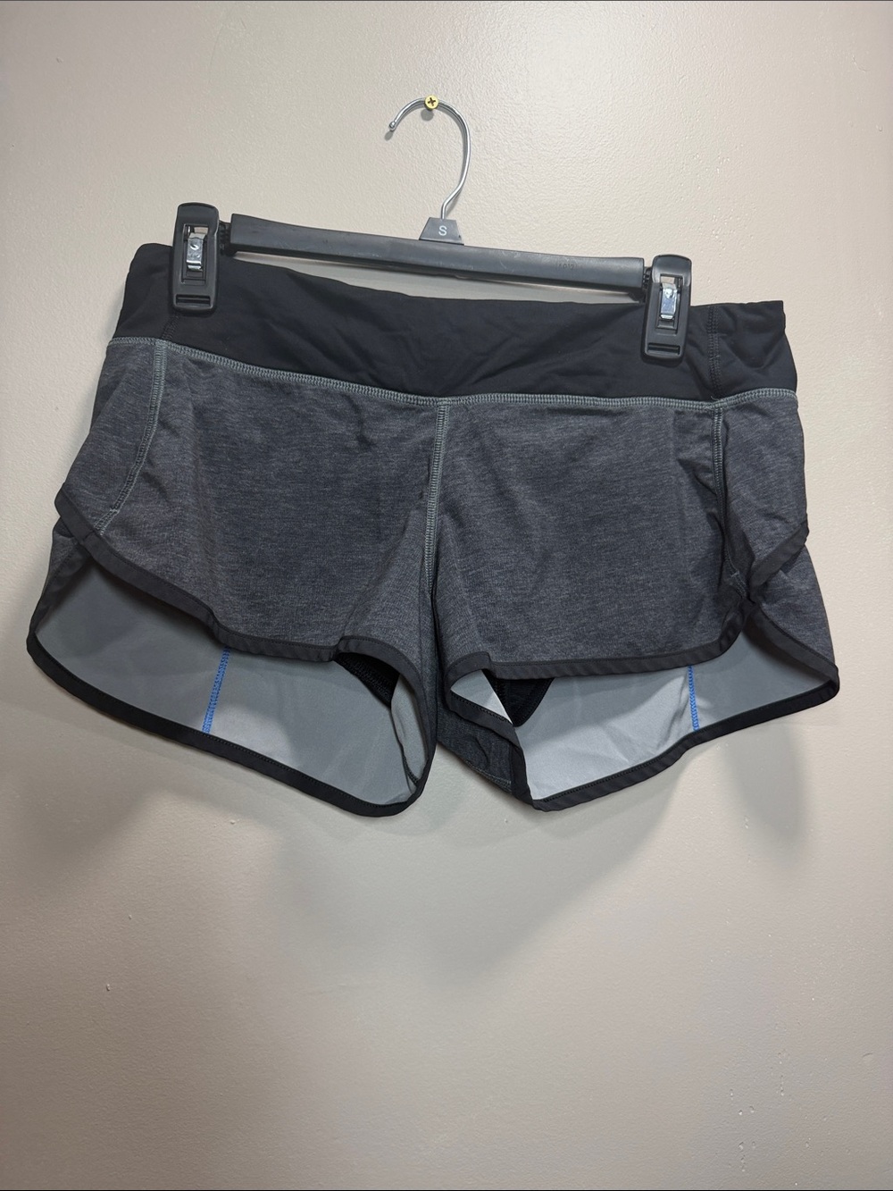 Lululemon speed shorts with liner size 6